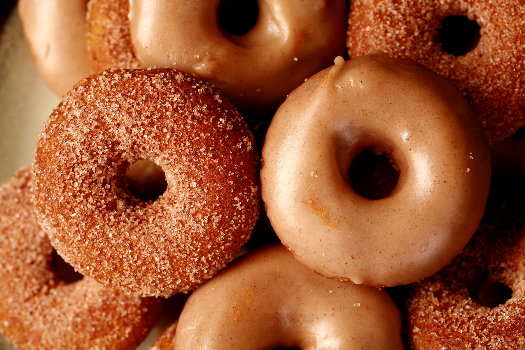 Mini Donut Recipe // Baked Pumpkin Spice Mini Donuts » Lovely Indeed