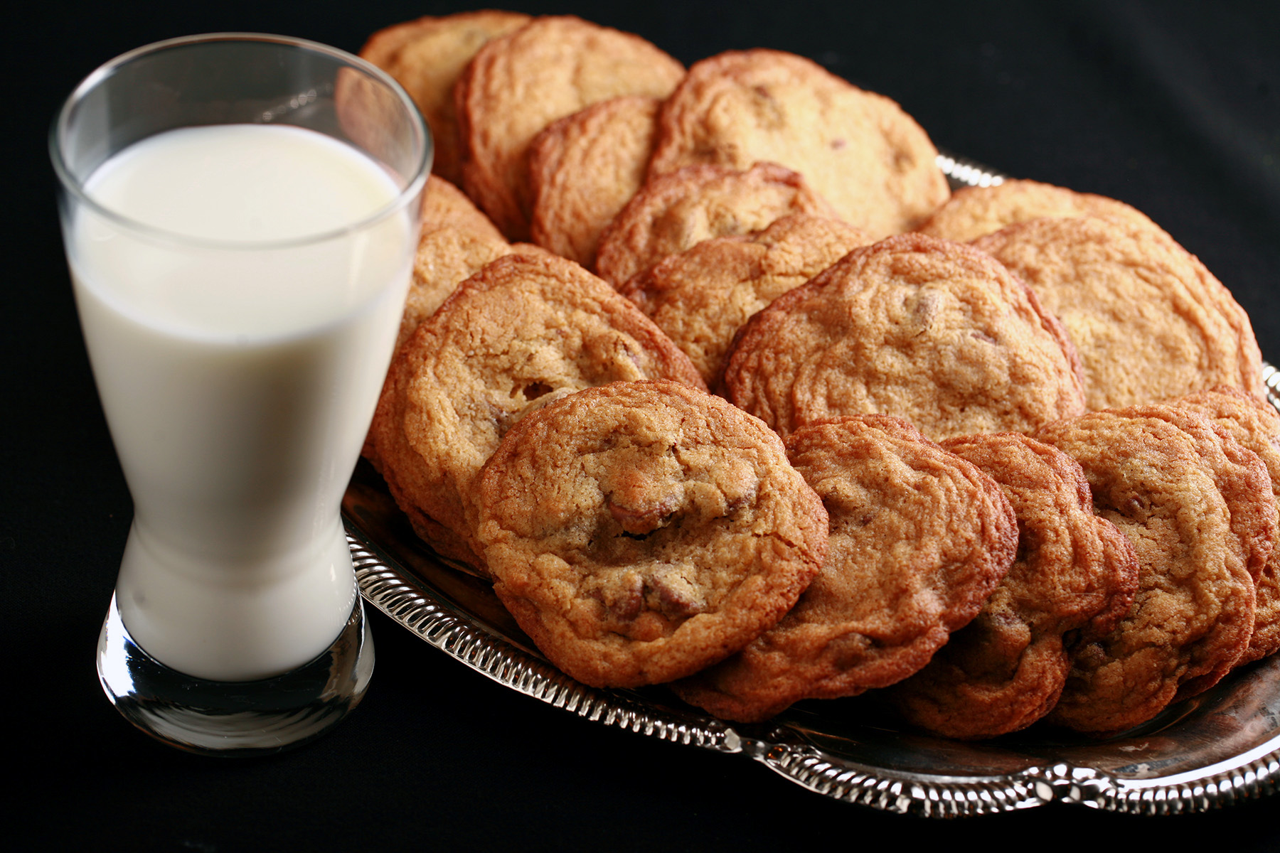 A plate of chewy gluten free chocolate chip cookies.