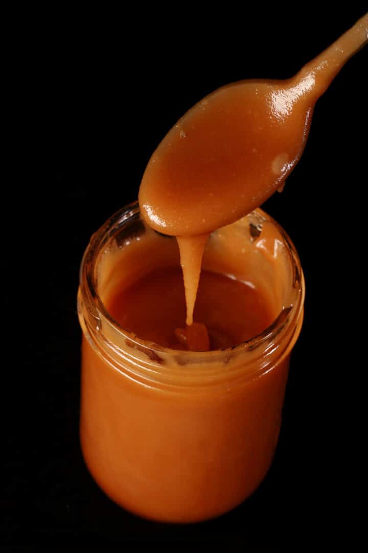 Maple Caramel Sauce [Maple Syrup Caramel] Beyond Flour