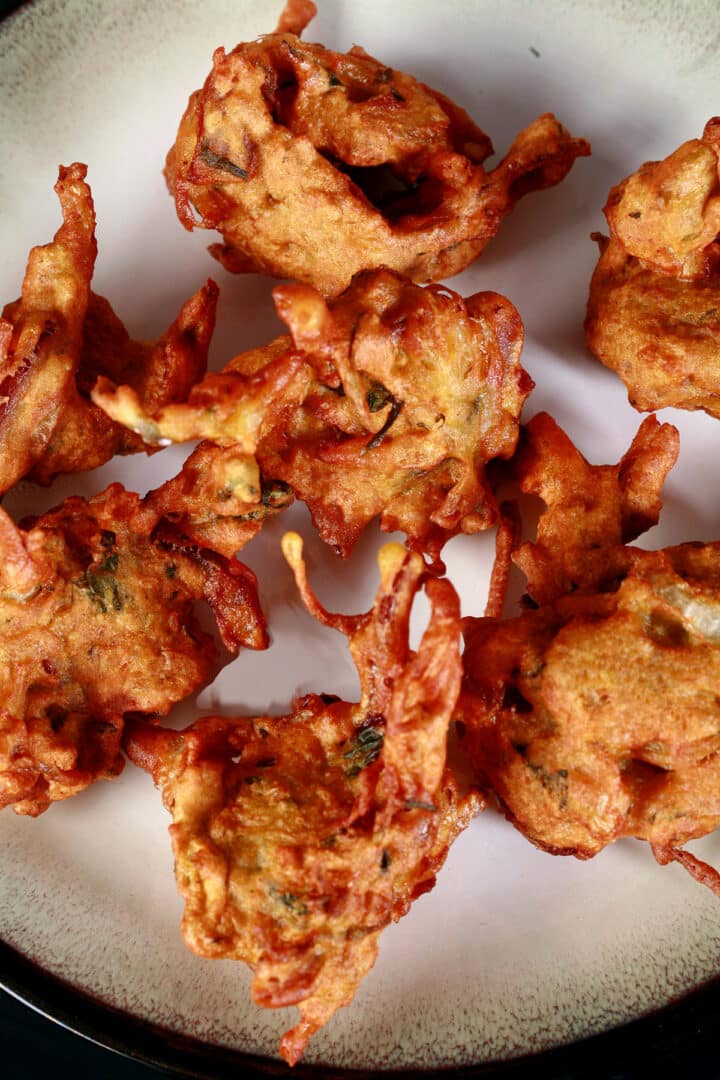 Onion Pakoda [Onion Pakora Onion Fritters] Beyond Flour
