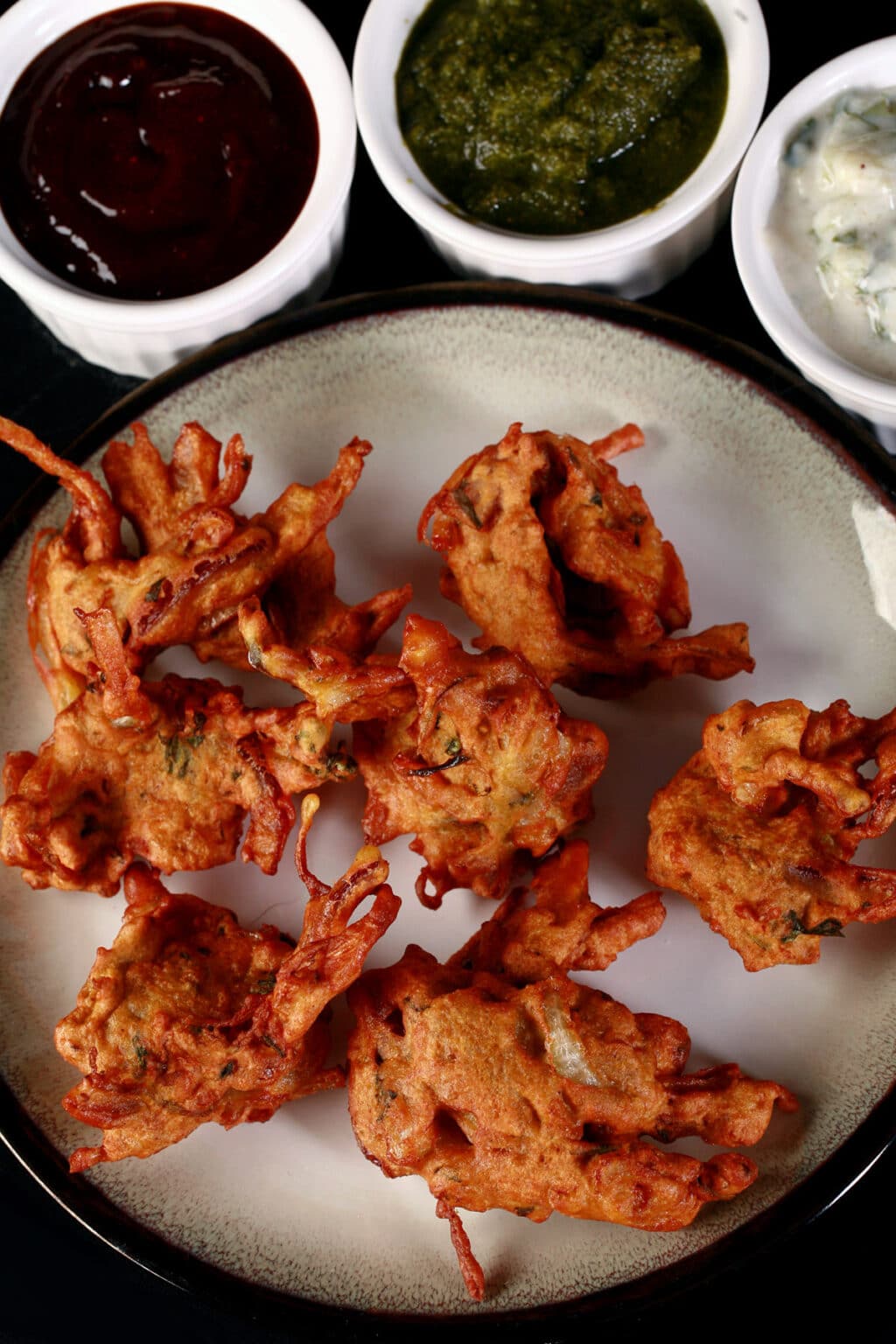 Onion Pakoda [Onion Pakora - Onion Fritters] - Beyond Flour